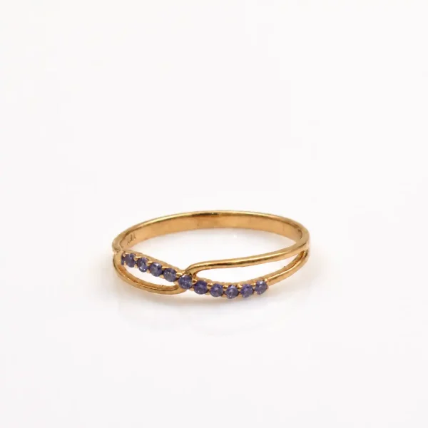 Anillo de oro para mujer 18k diseño calado con 11 circones morados