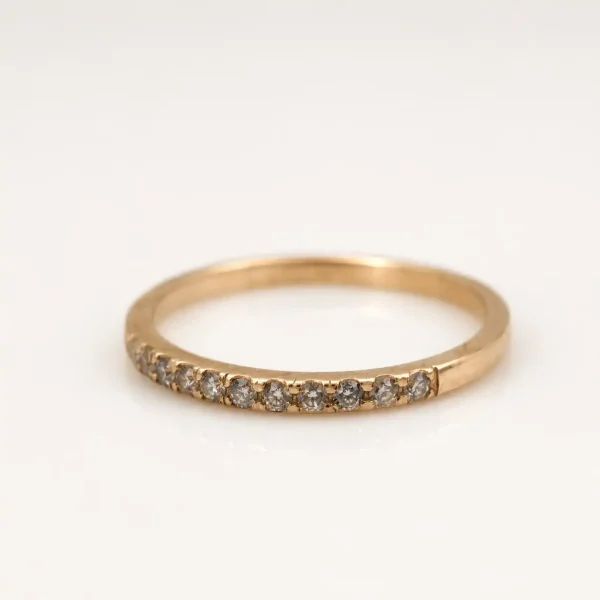 Anillo de oro para mujer 18k diseño cintillo con 11 circones transparentes
